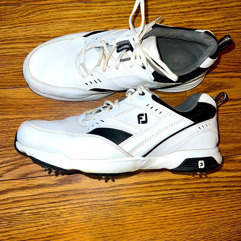 Footjoy lightly used size 11 men golf shoes
